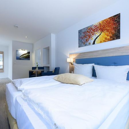 Hotel Boddenhus Garni ซิงสท์ ภายนอก รูปภาพ