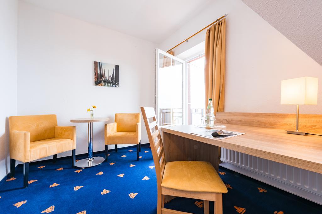 Hotel Boddenhus Garni ซิงสท์ ภายนอก รูปภาพ