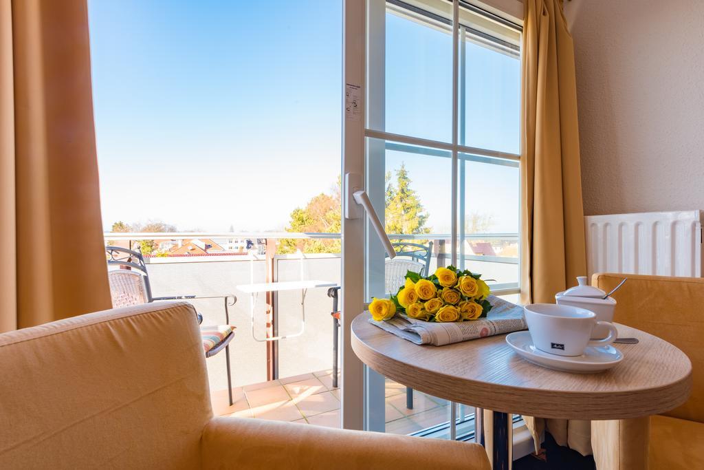 Hotel Boddenhus Garni ซิงสท์ ภายนอก รูปภาพ