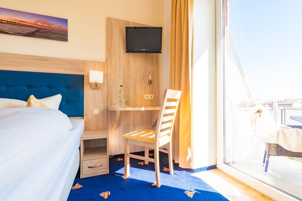 Hotel Boddenhus Garni ซิงสท์ ภายนอก รูปภาพ