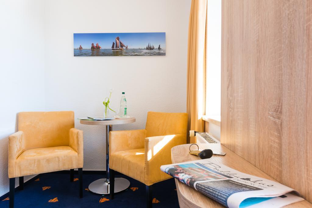 Hotel Boddenhus Garni ซิงสท์ ภายนอก รูปภาพ