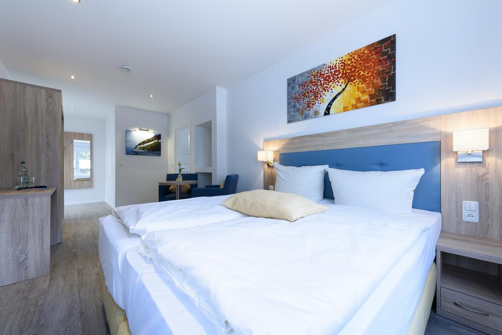 Hotel Boddenhus Garni ซิงสท์ ภายนอก รูปภาพ