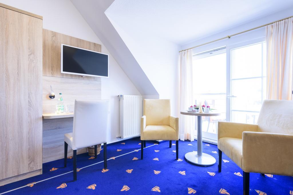 Hotel Boddenhus Garni ซิงสท์ ภายนอก รูปภาพ