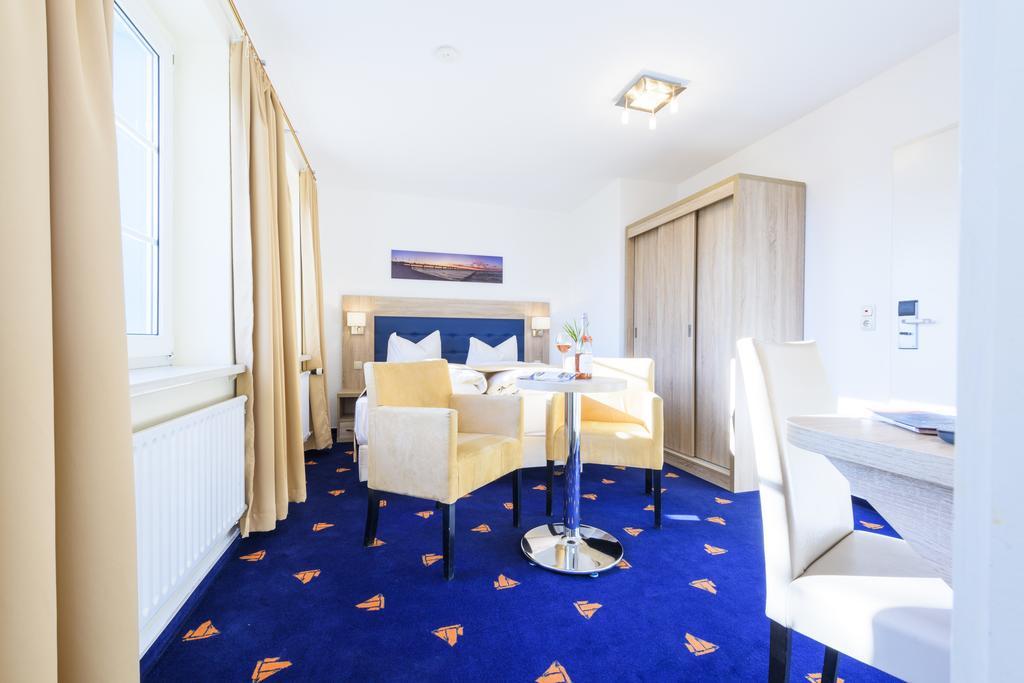 Hotel Boddenhus Garni ซิงสท์ ภายนอก รูปภาพ