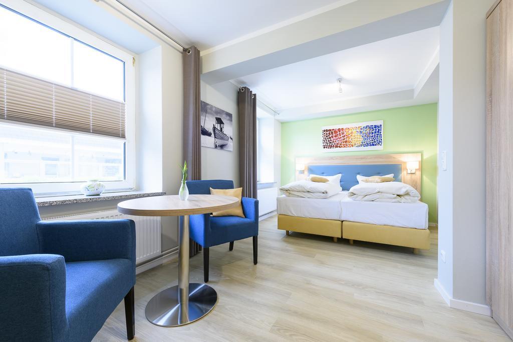 Hotel Boddenhus Garni ซิงสท์ ภายนอก รูปภาพ