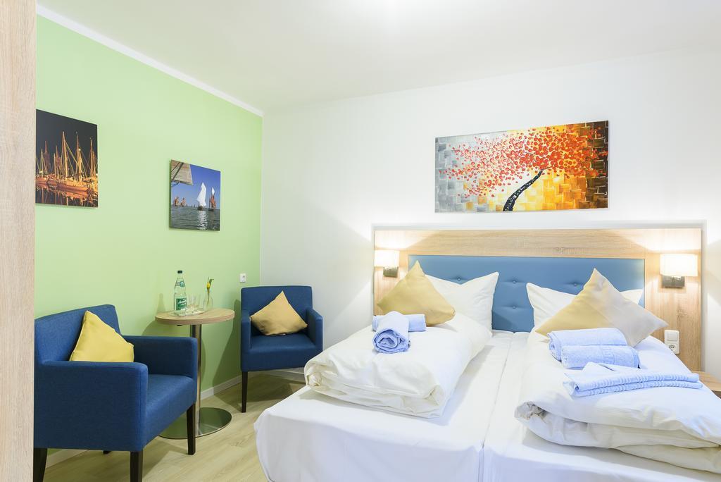 Hotel Boddenhus Garni ซิงสท์ ภายนอก รูปภาพ